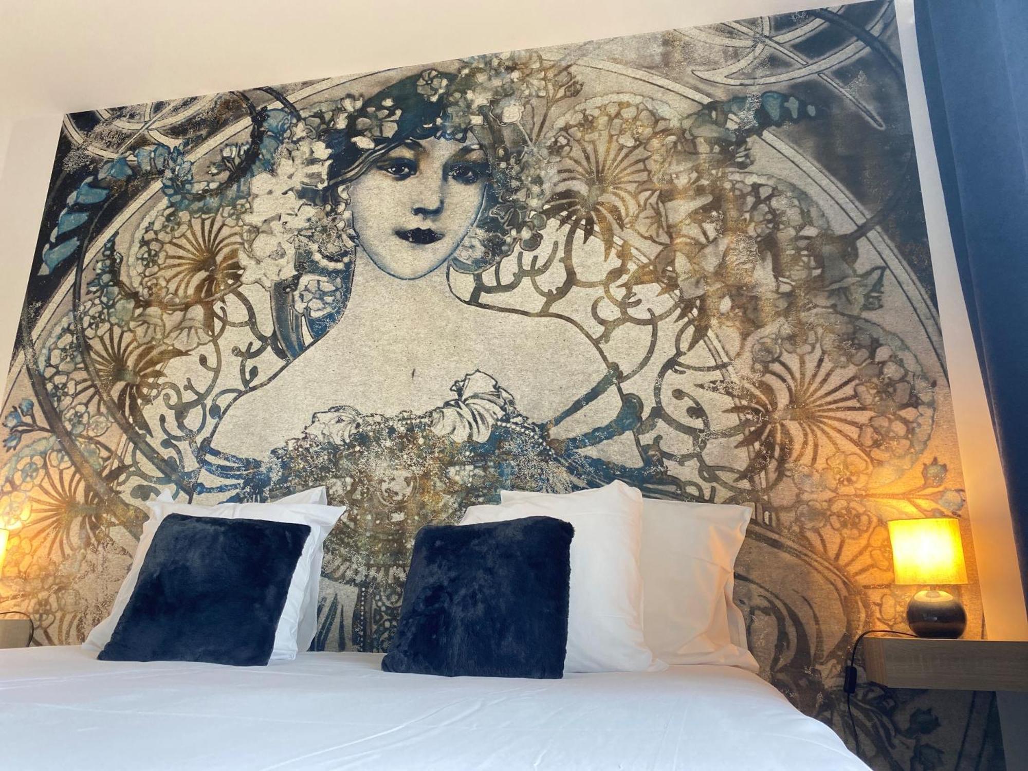 Logis Hotel Medieval, Montelimar Nord Rochemaure Exterior foto