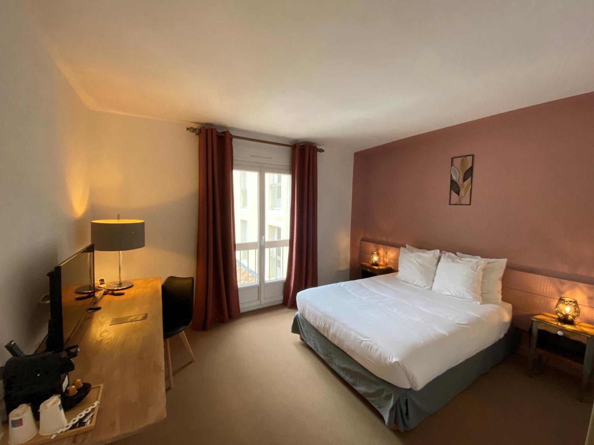 Logis Hotel Medieval, Montelimar Nord Rochemaure Exterior foto